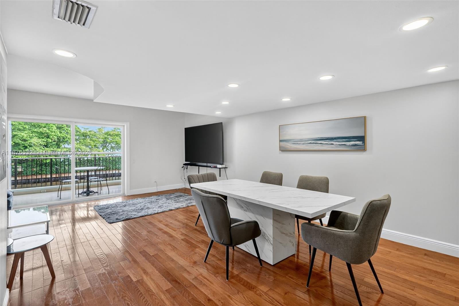 SANDPIPER CONDO - Residential