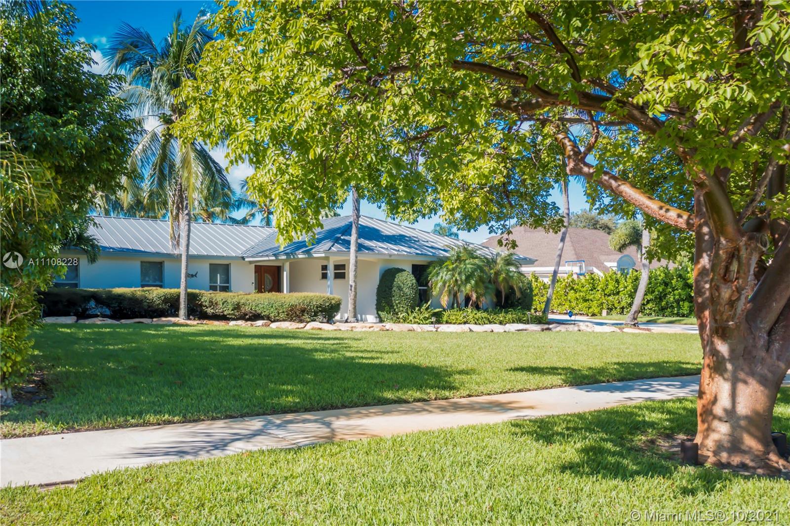 NORTH PALM BEACH VILLAGE - Residential Lease