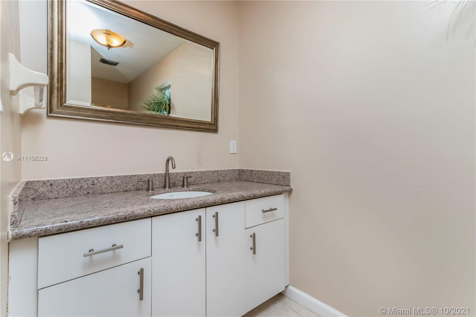 NORTH PALM BEACH VILLAGE - Residential Lease