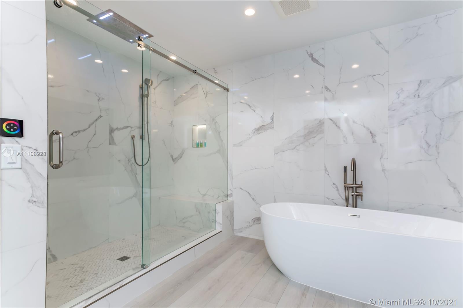 NORTH PALM BEACH VILLAGE - Residential Lease