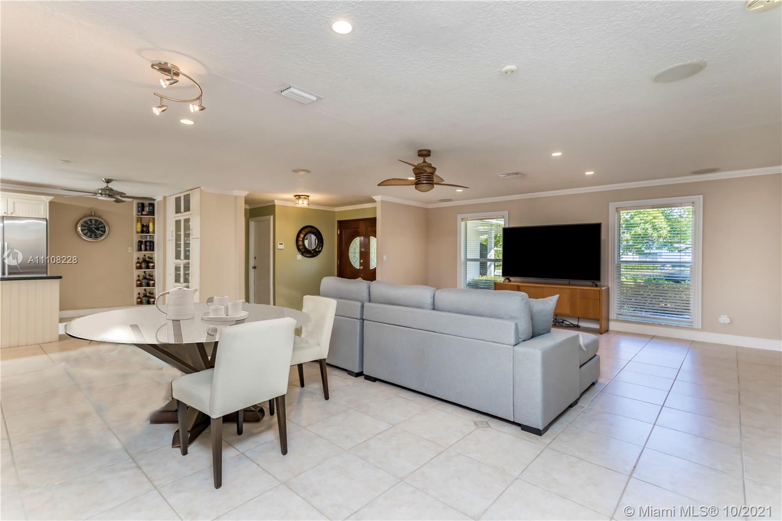 NORTH PALM BEACH VILLAGE - Residential Lease