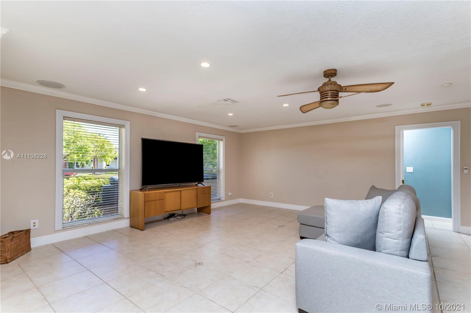 NORTH PALM BEACH VILLAGE - Residential Lease