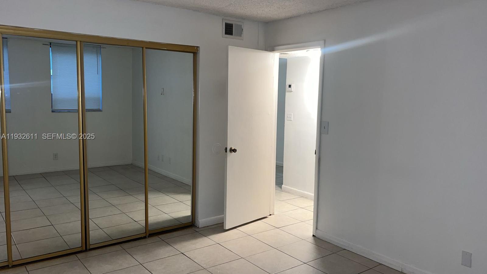 PRESIDENTIAL GOLFVIEW CON - Residential Lease