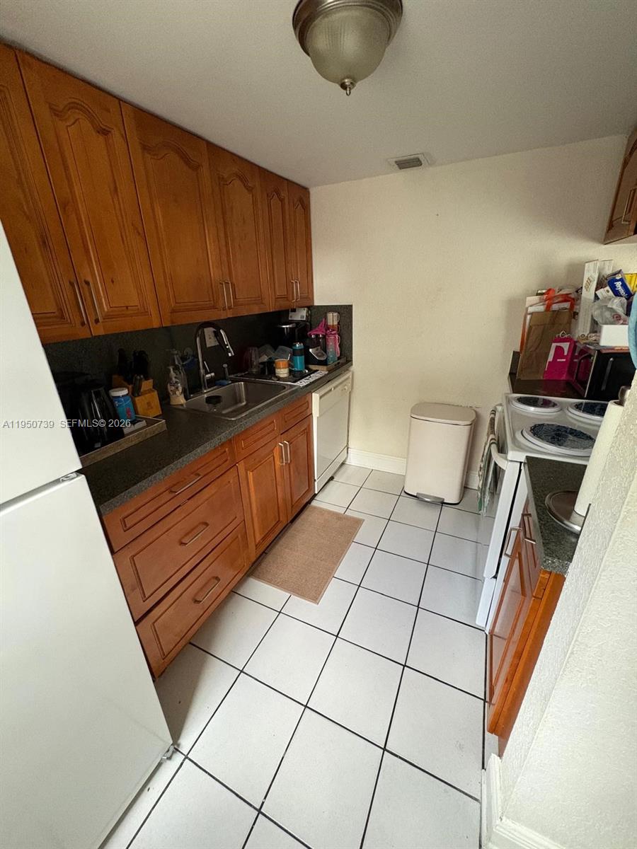 235 ANTILLA CONDO - Residential