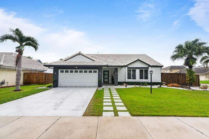 9430 Sw 212th Ter 9430, Cutler Bay, Miami-Dade County, Florida - 3 Bedrooms  
2 Bathrooms - 