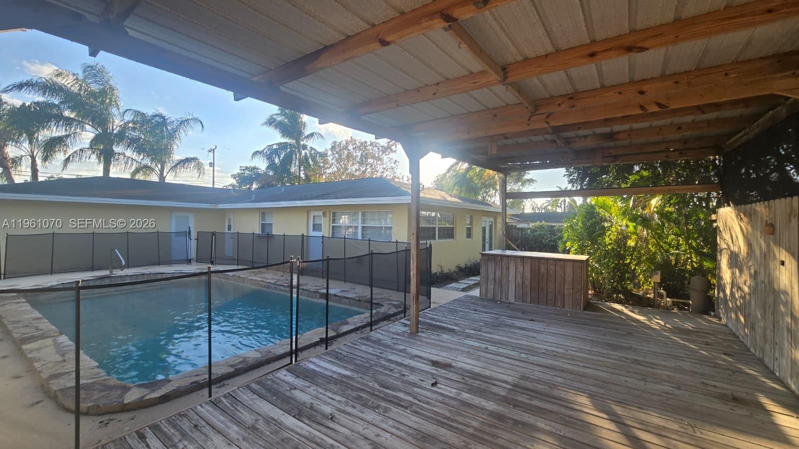 WYNNEWOOD ACRES 5 - Residential