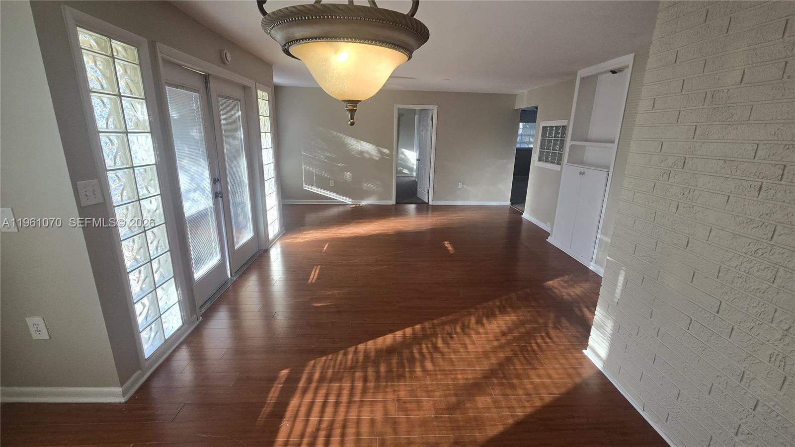 WYNNEWOOD ACRES 5 - Residential