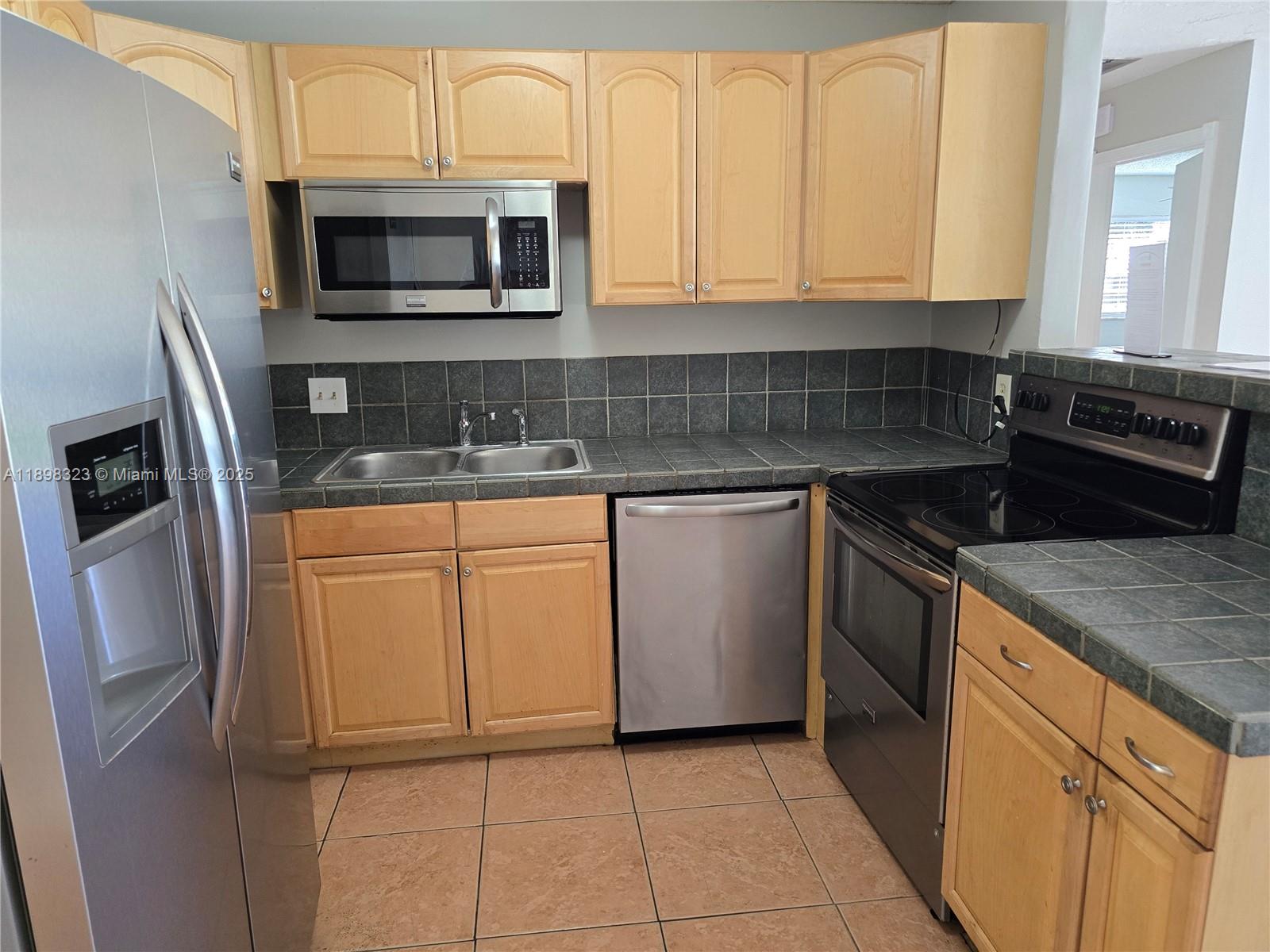 FISHERMANS COVE - Residential