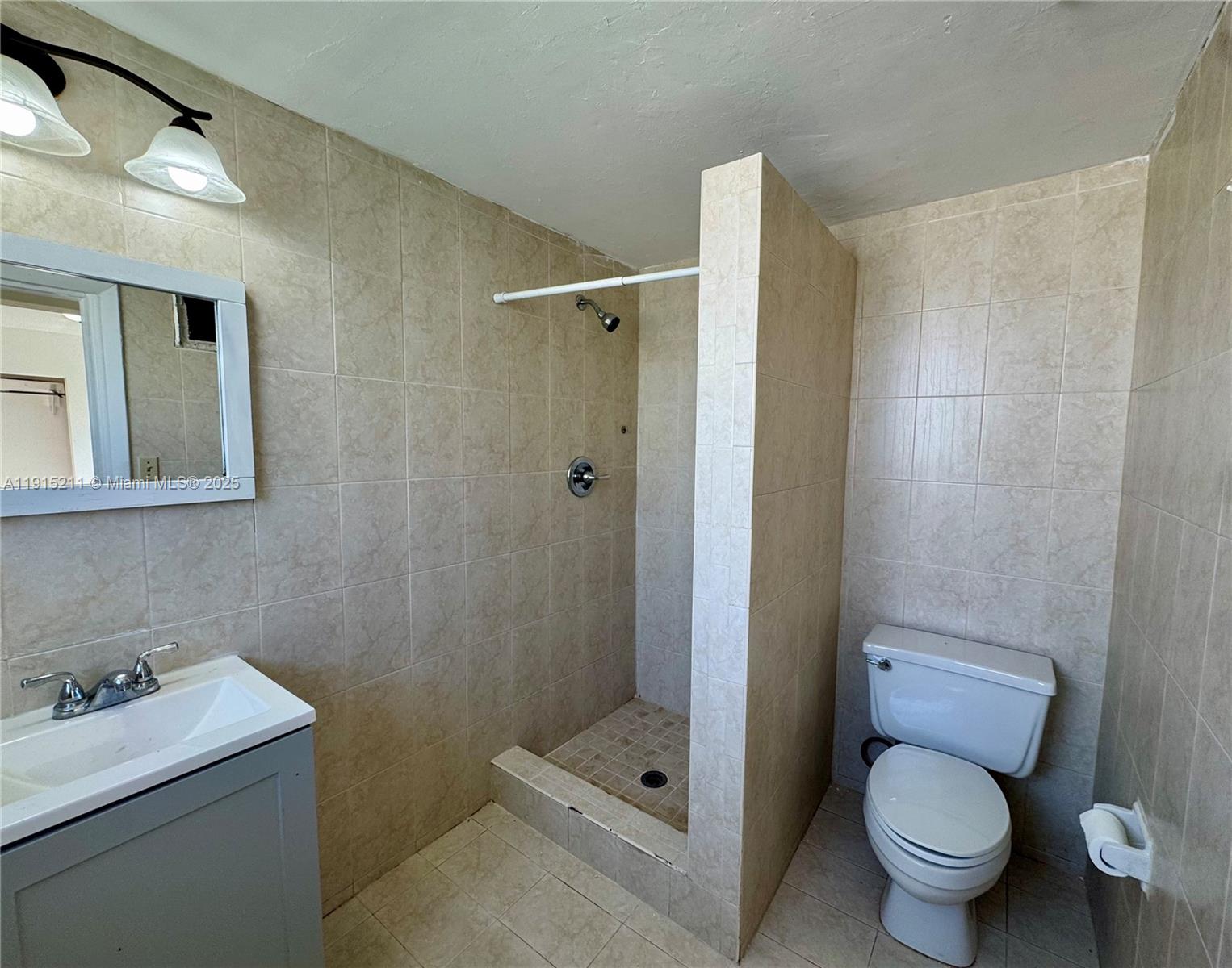 WINONA PARK - Residential Lease