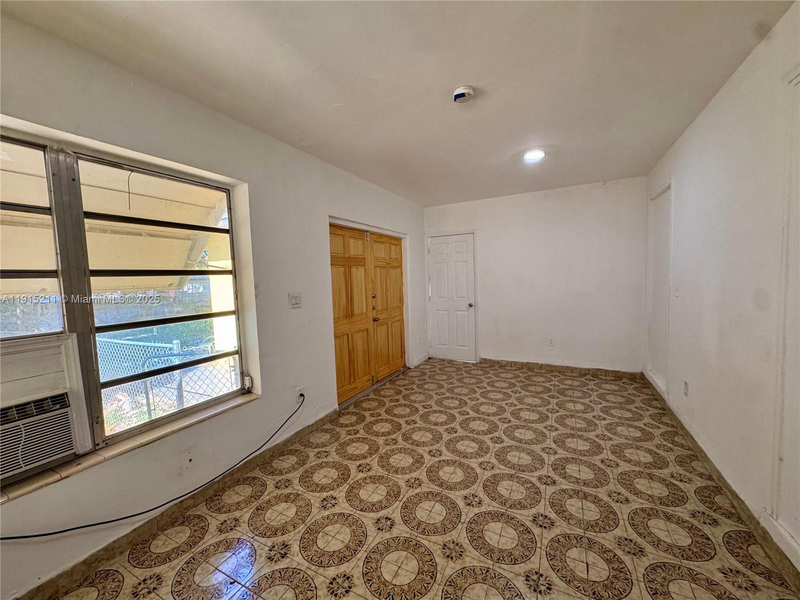 WINONA PARK - Residential Lease