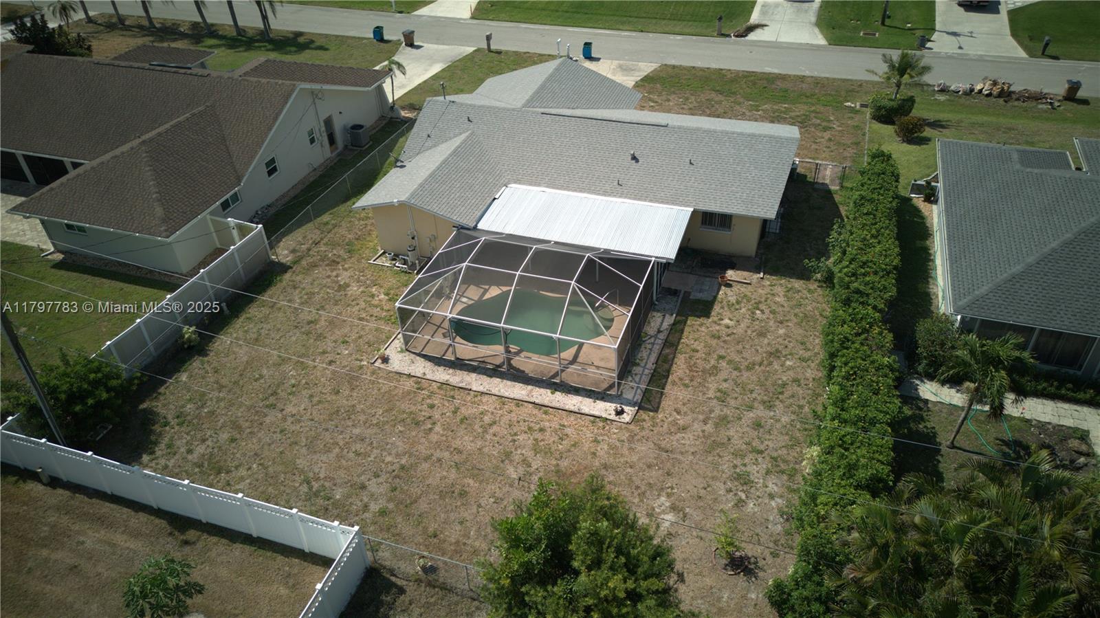 Rental Property at 915 Se 20 Street, Cape Coral, Lee County, Florida - Bedrooms: 3 
Bathrooms: 2  - $2,600 MO.