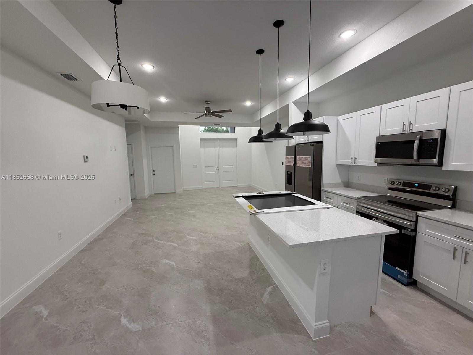 739 Sunrise Blvd