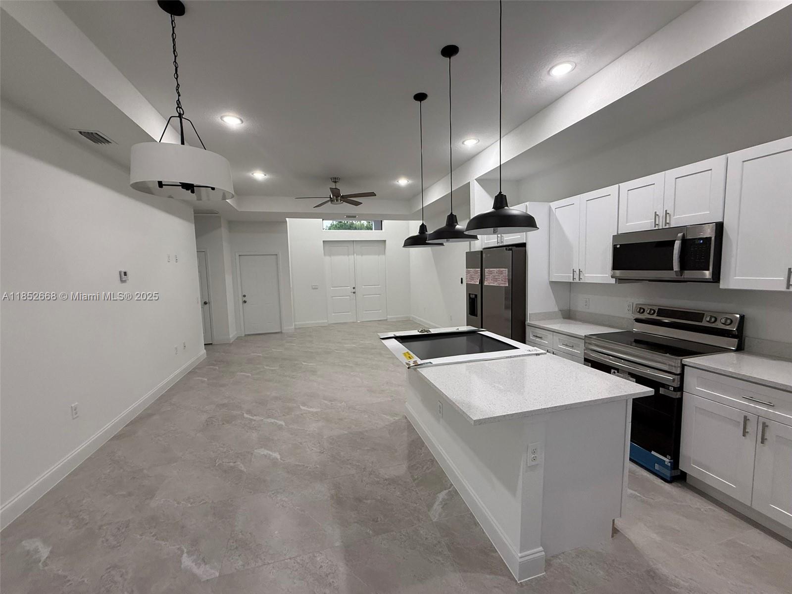 739 Sunrise Blvd