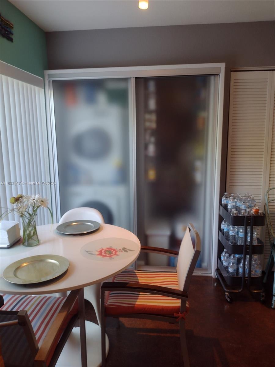 AQUA VISTA TOWNHOMES COND - Residential