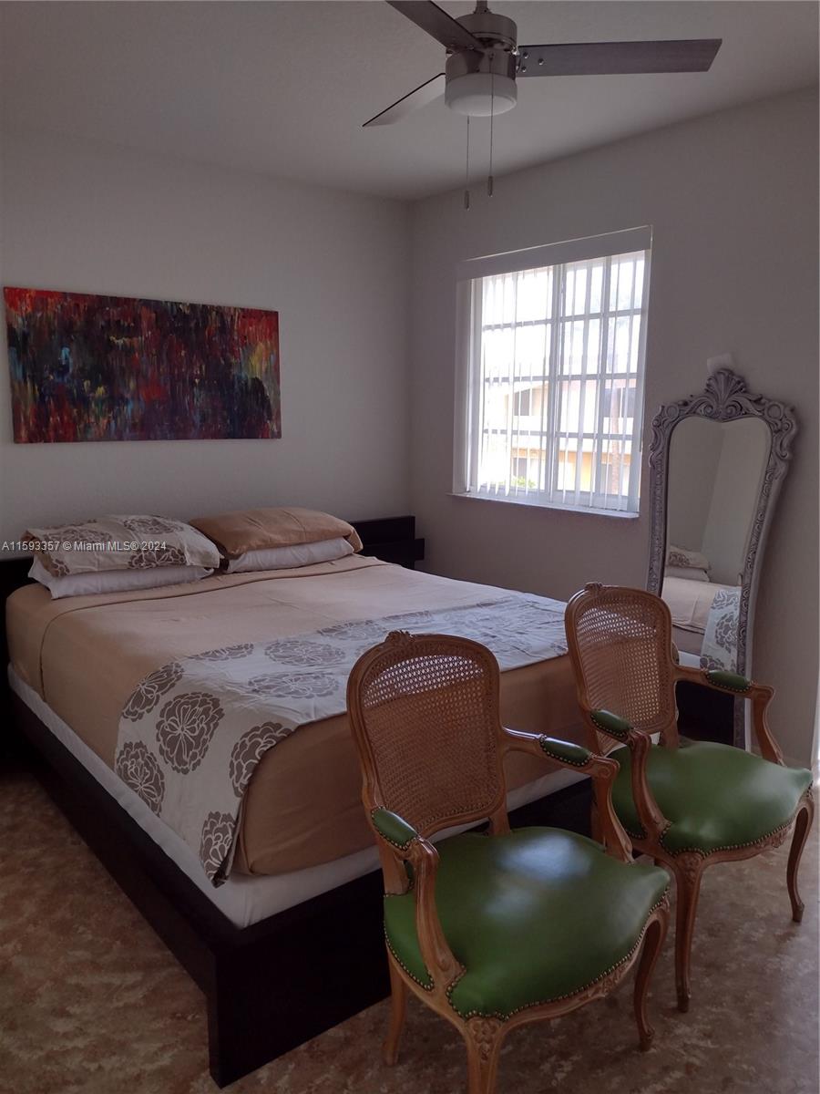 AQUA VISTA TOWNHOMES COND - Residential