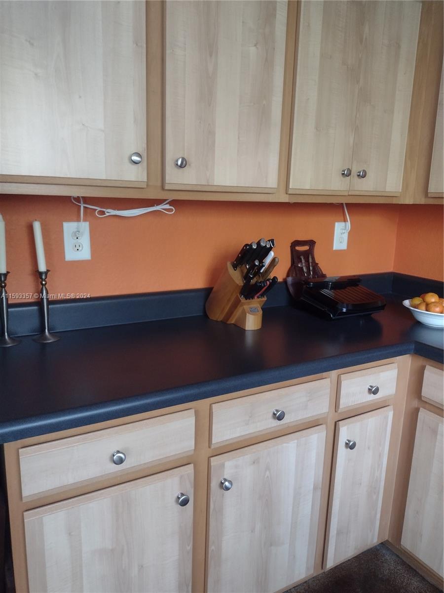AQUA VISTA TOWNHOMES COND - Residential