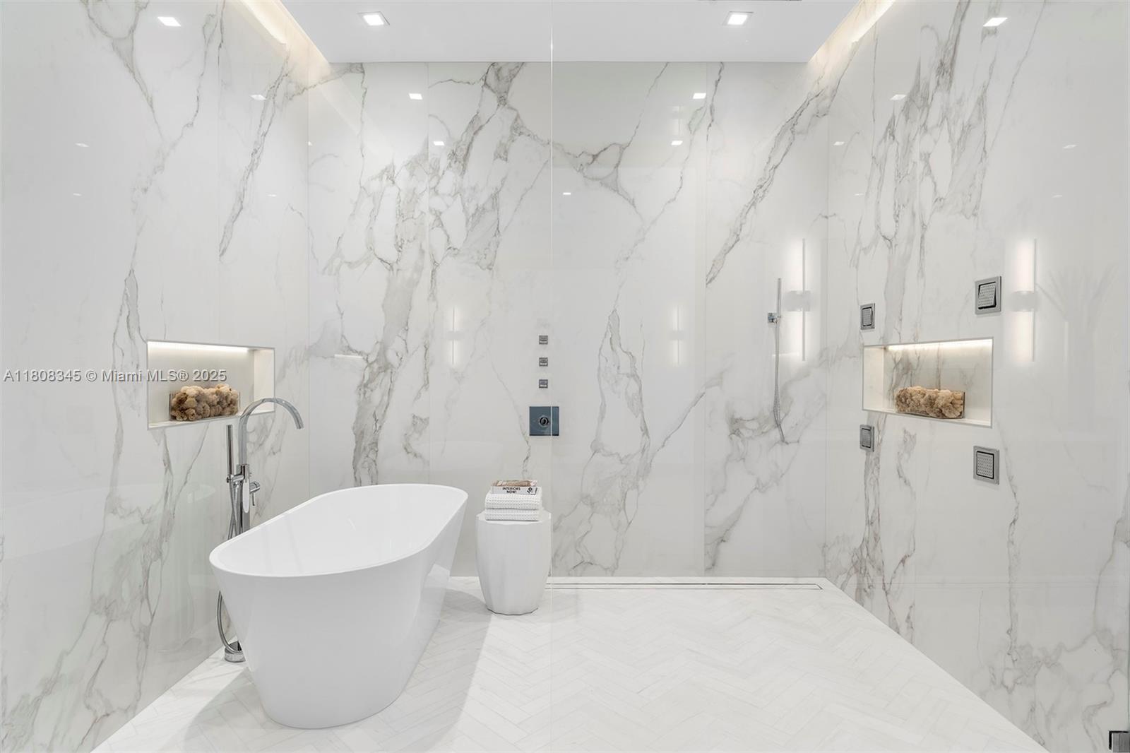 COLLINS ESTATES - Residential