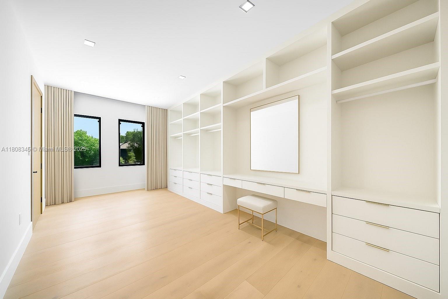 COLLINS ESTATES - Residential