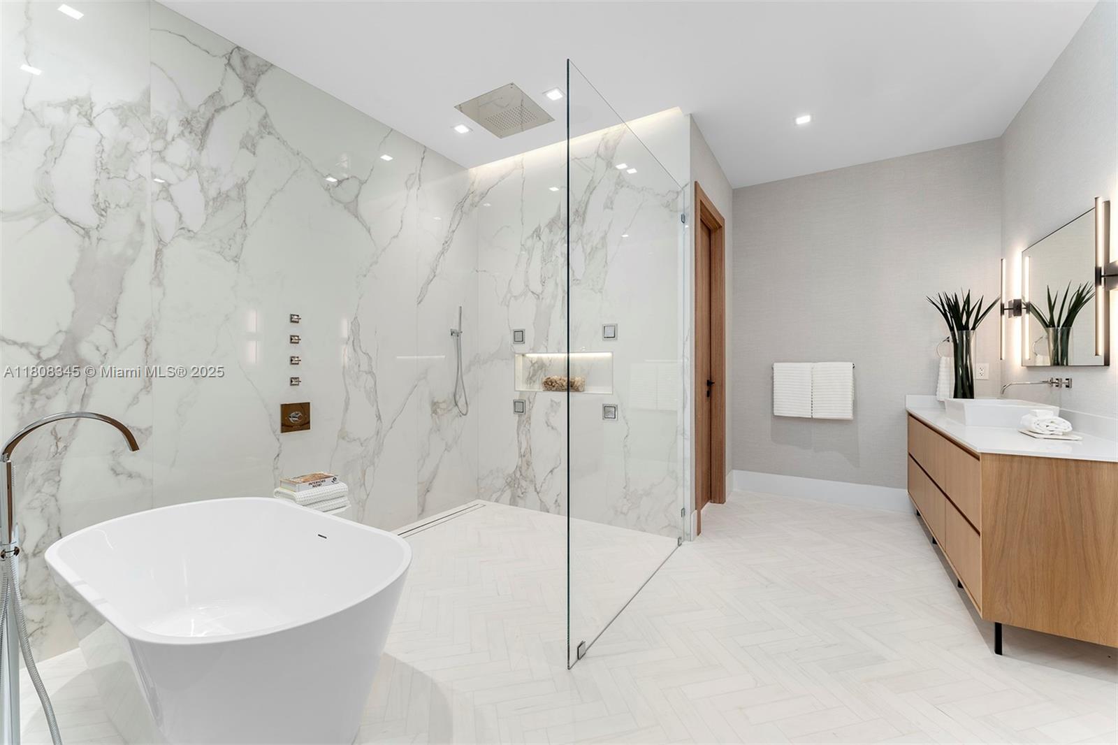 COLLINS ESTATES - Residential