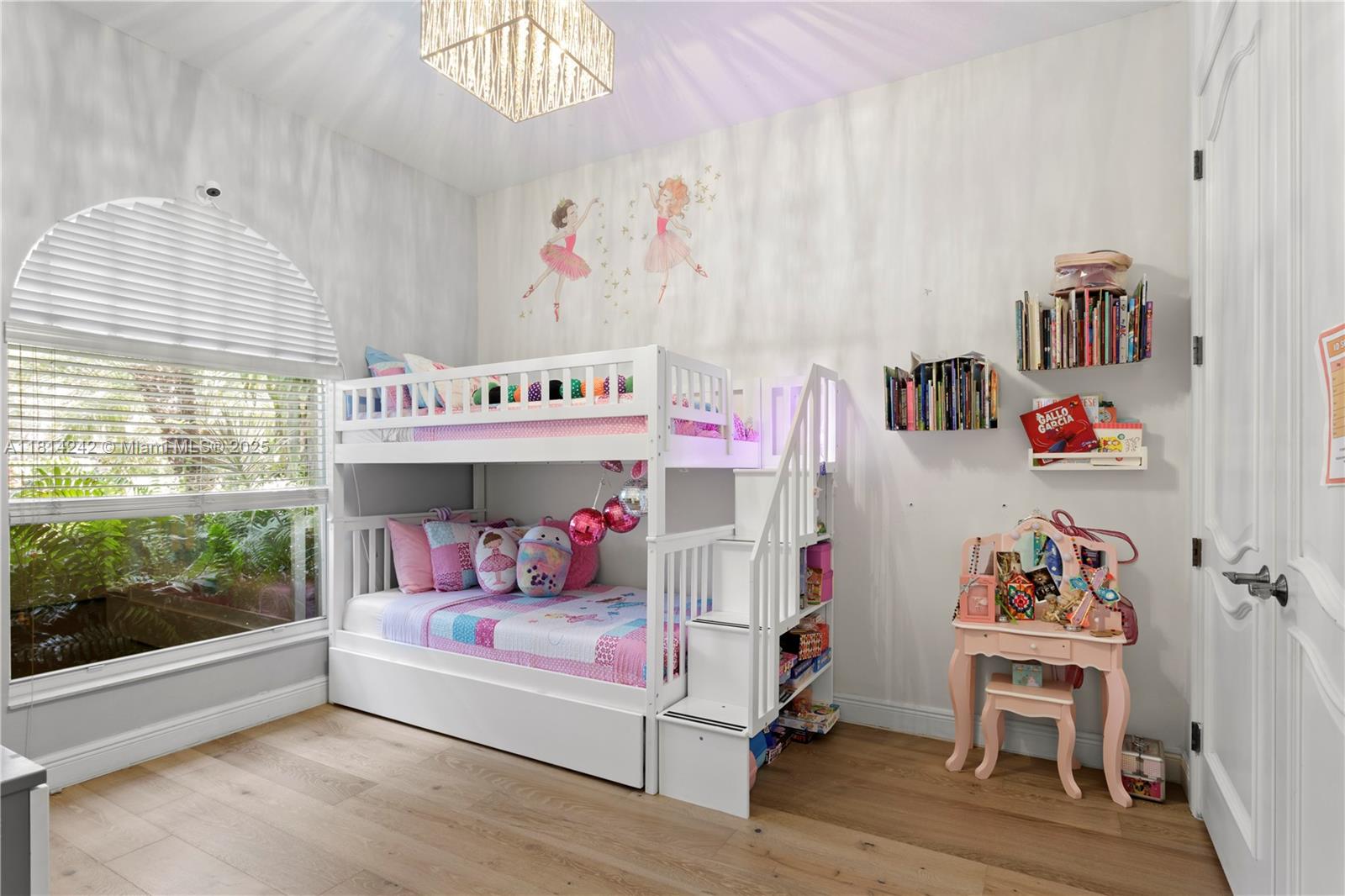 PINEWOOD GROVE - Residential