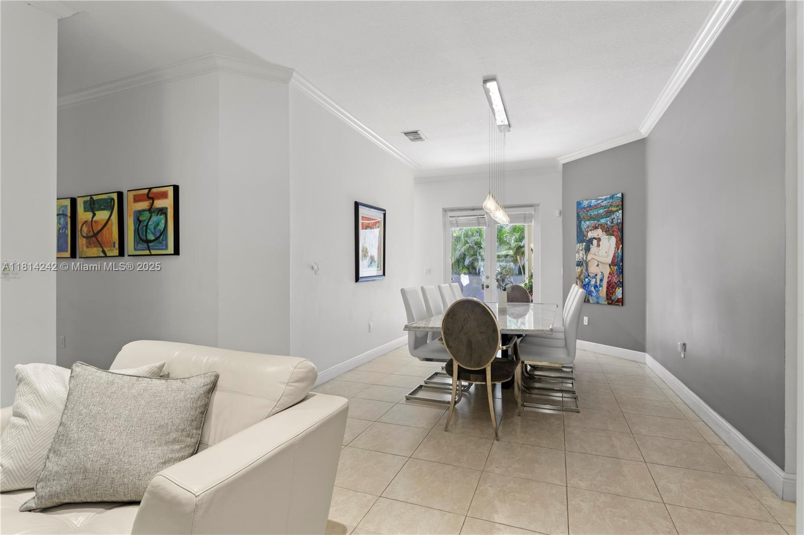 PINEWOOD GROVE - Residential