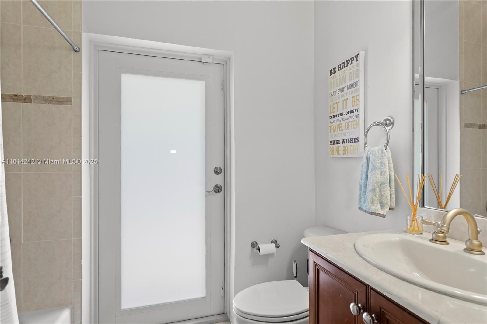 PINEWOOD GROVE - Residential