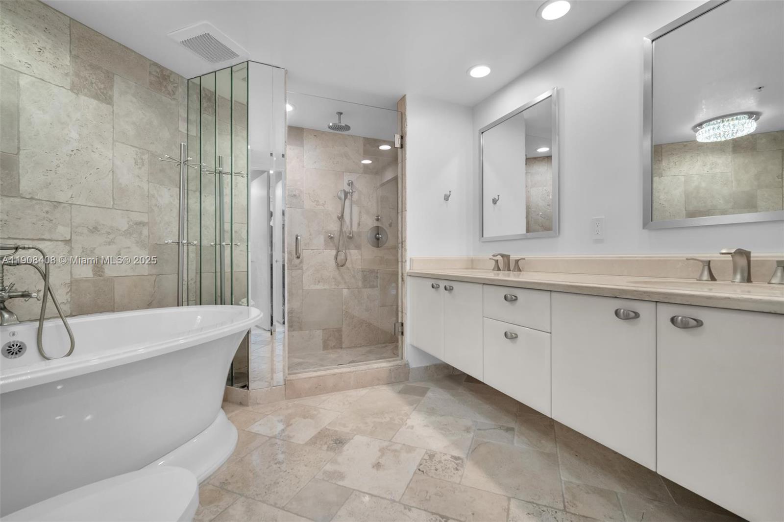 LAS OLAS RIVER HOUSE COND - Residential