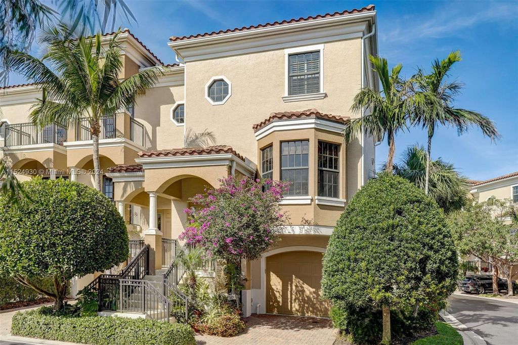 Photo of 506 Del Sol Cir, Tequesta, FL 33469 (MLS # A11524930)