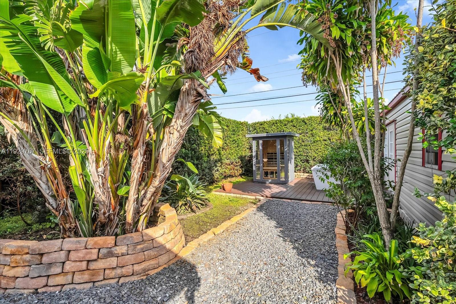 NORTH ANDREWS GARDENS - Residential