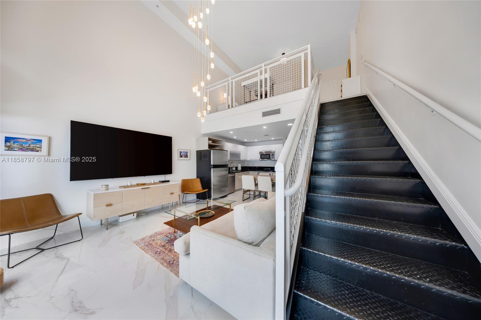 VIZCAYNE SOUTH CONDO - Residential