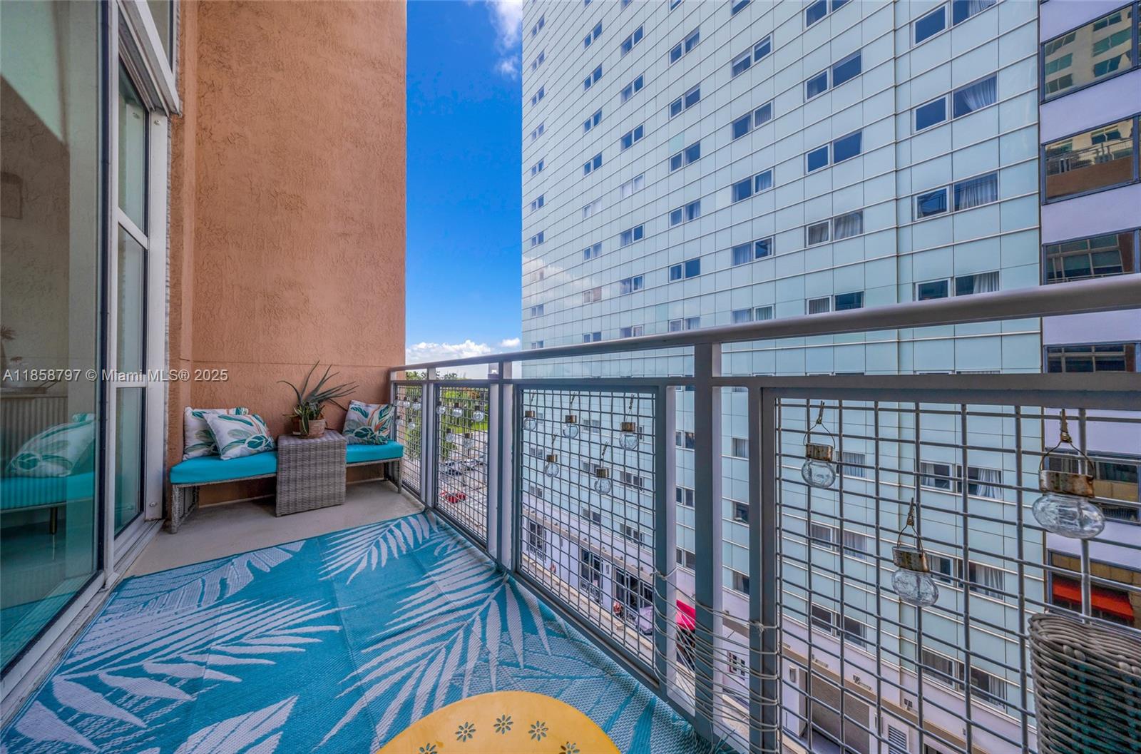 VIZCAYNE SOUTH CONDO - Residential