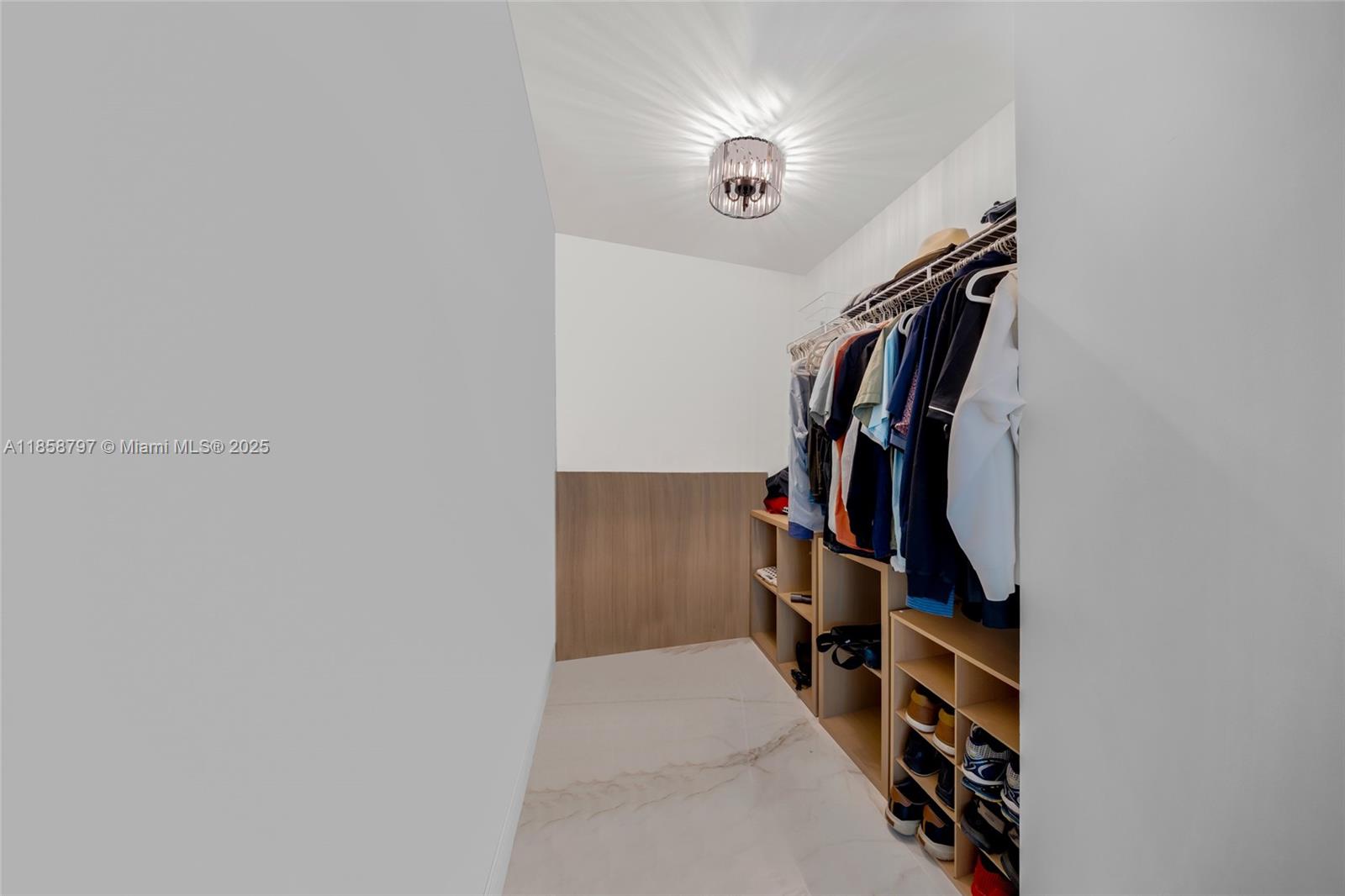 VIZCAYNE SOUTH CONDO - Residential