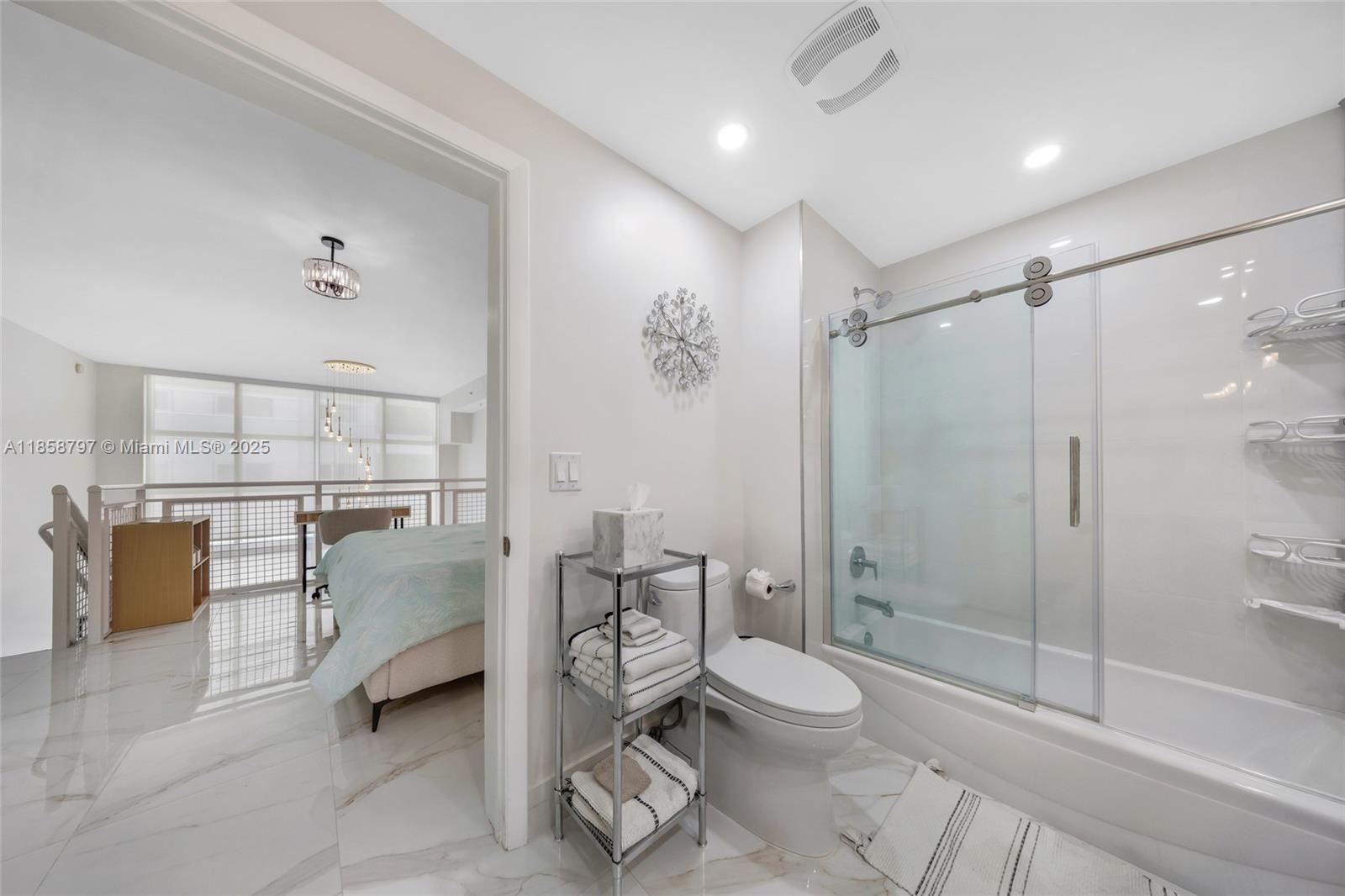 VIZCAYNE SOUTH CONDO - Residential