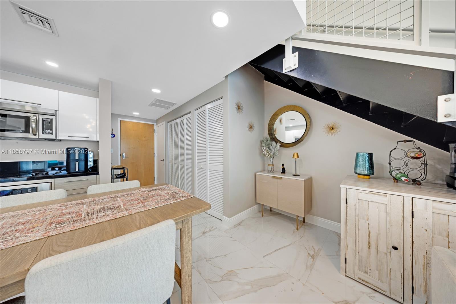 253 NE 2nd St 427