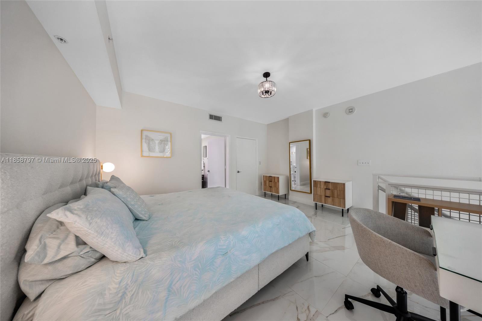 VIZCAYNE SOUTH CONDO - Residential