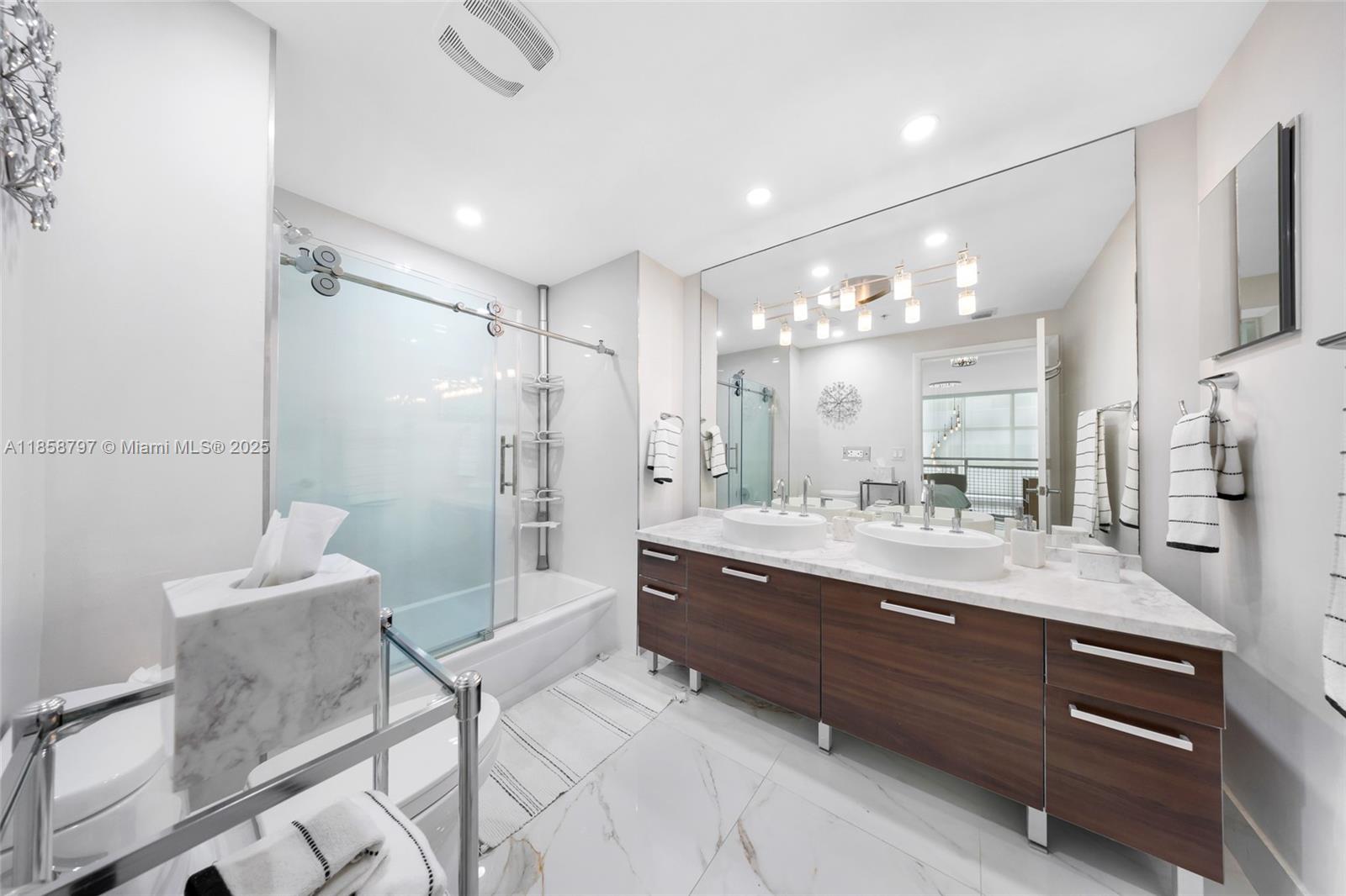 VIZCAYNE SOUTH CONDO - Residential