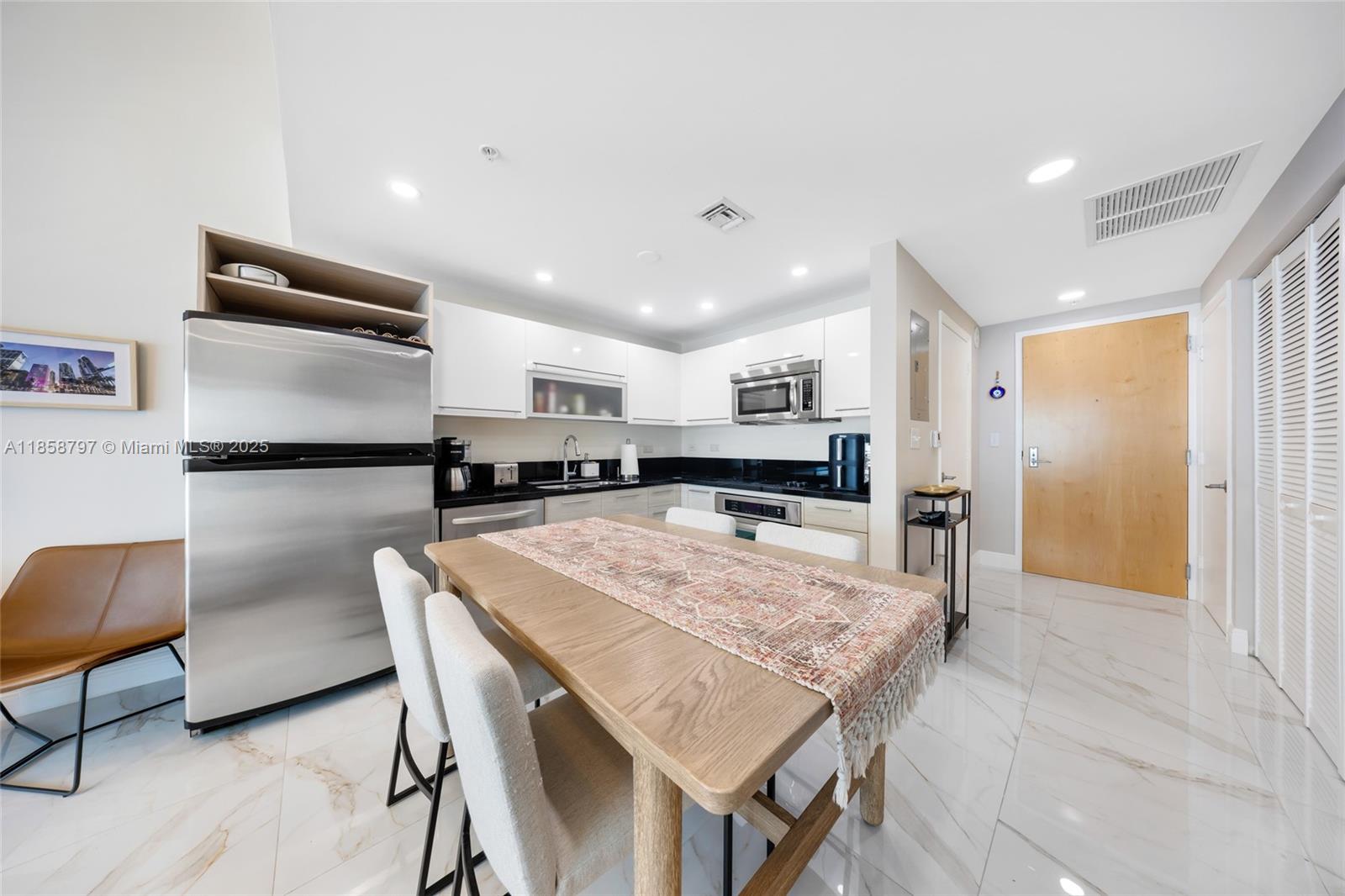 253 NE 2nd St 427