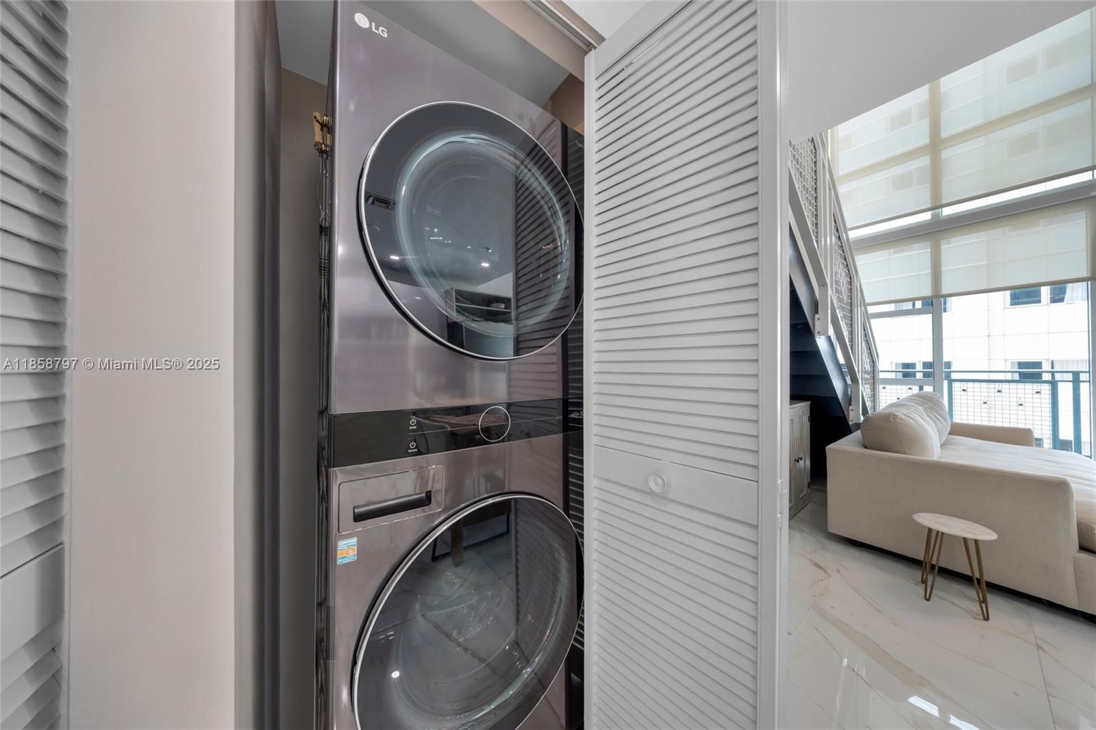 VIZCAYNE SOUTH CONDO - Residential