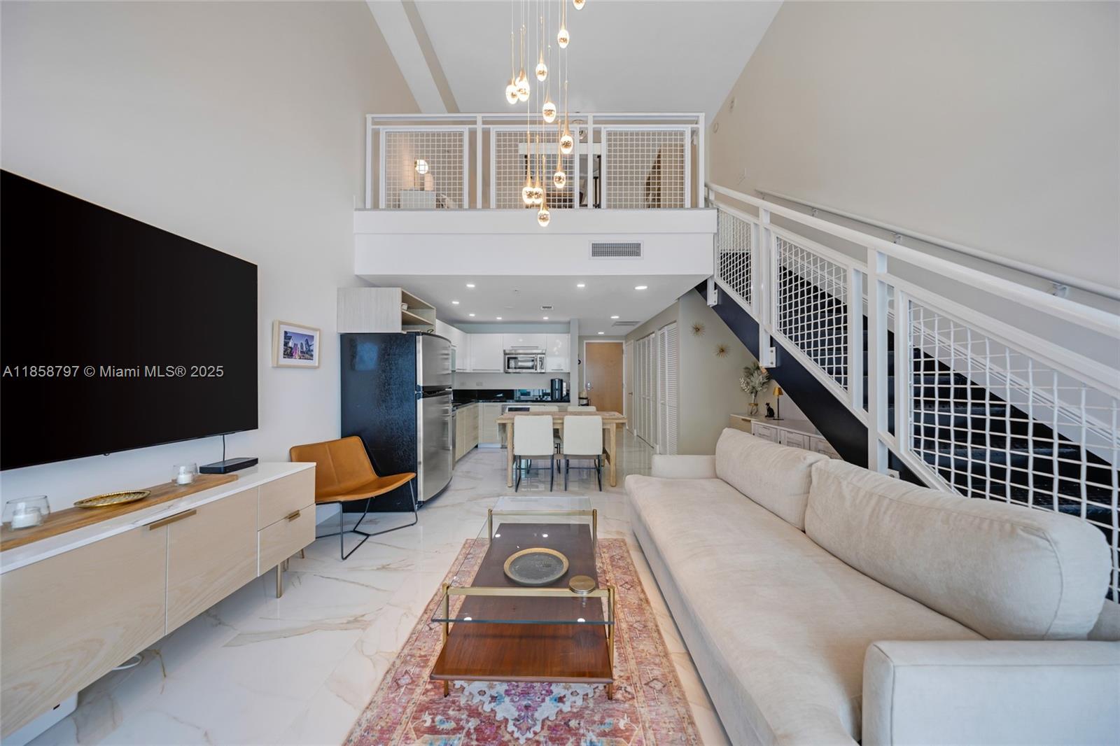 VIZCAYNE SOUTH CONDO - Residential