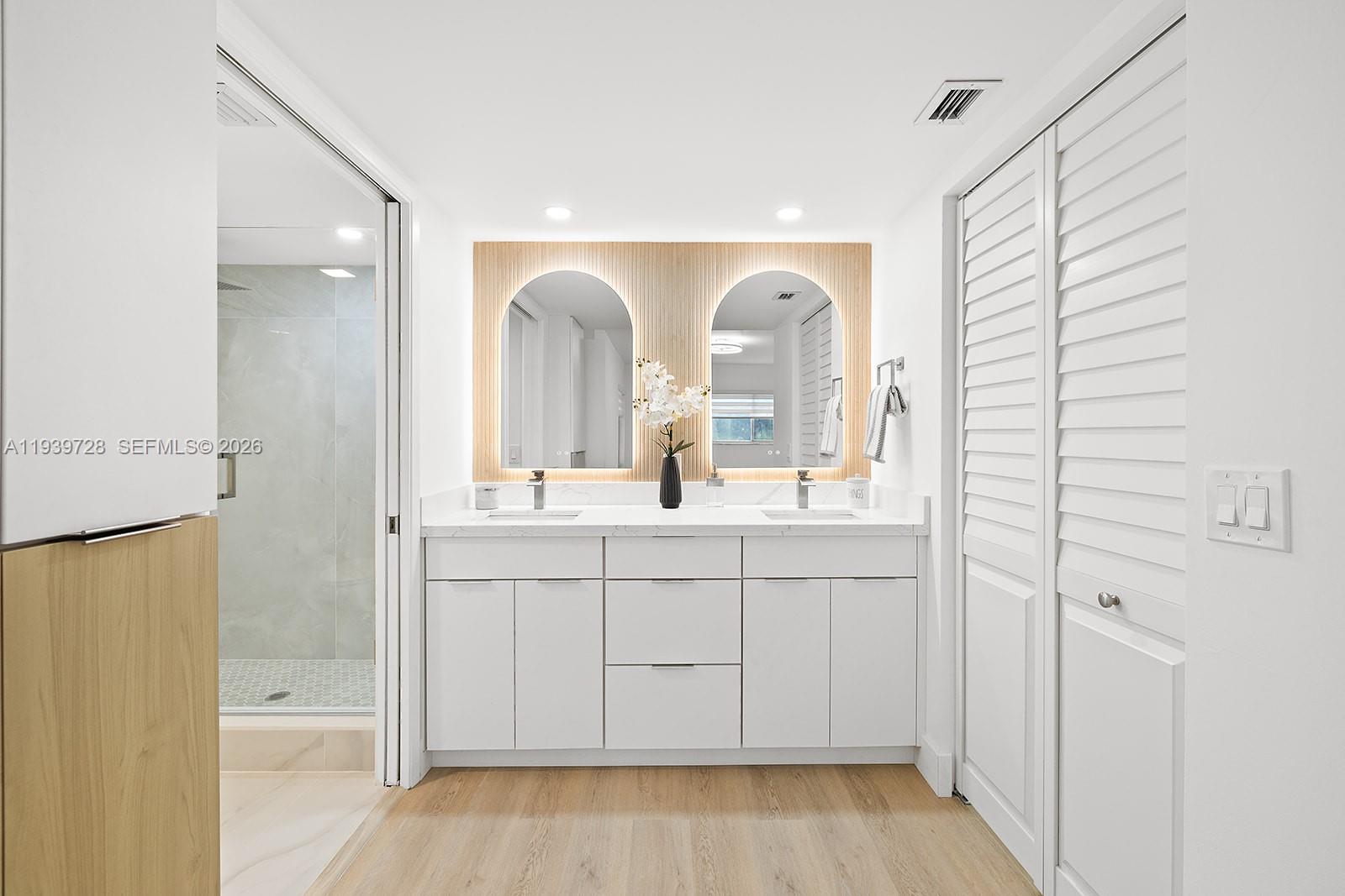 IVANHOE EAST AT CENTURY V - Residential