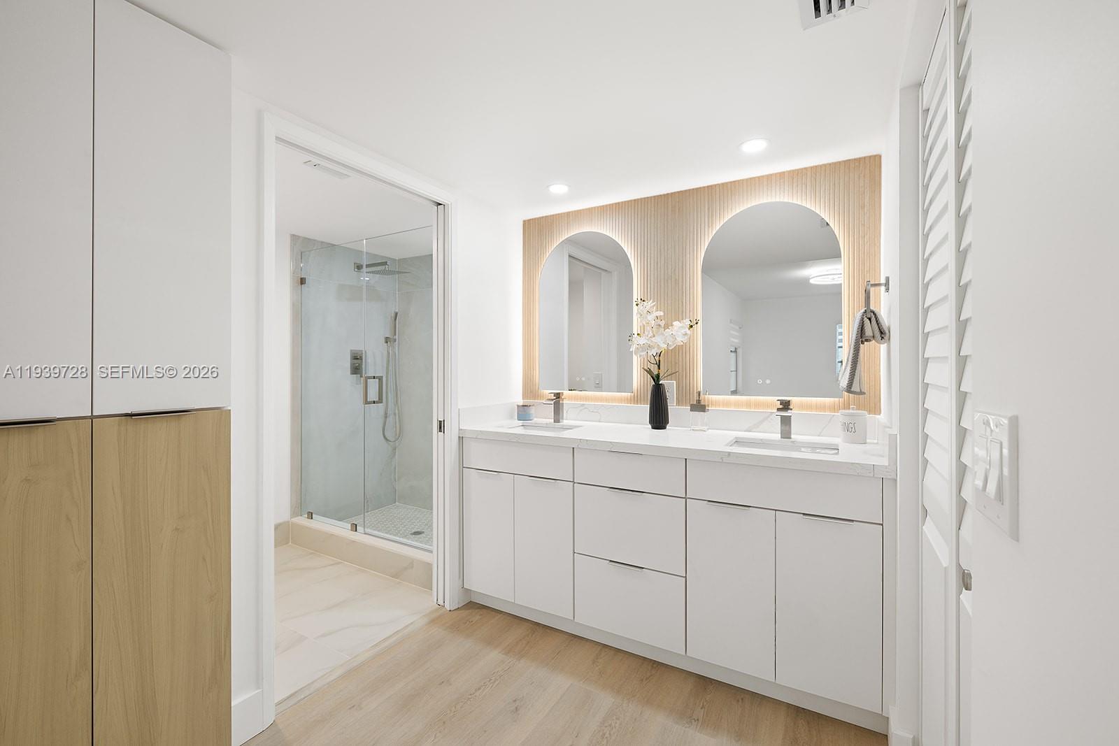 IVANHOE EAST AT CENTURY V - Residential