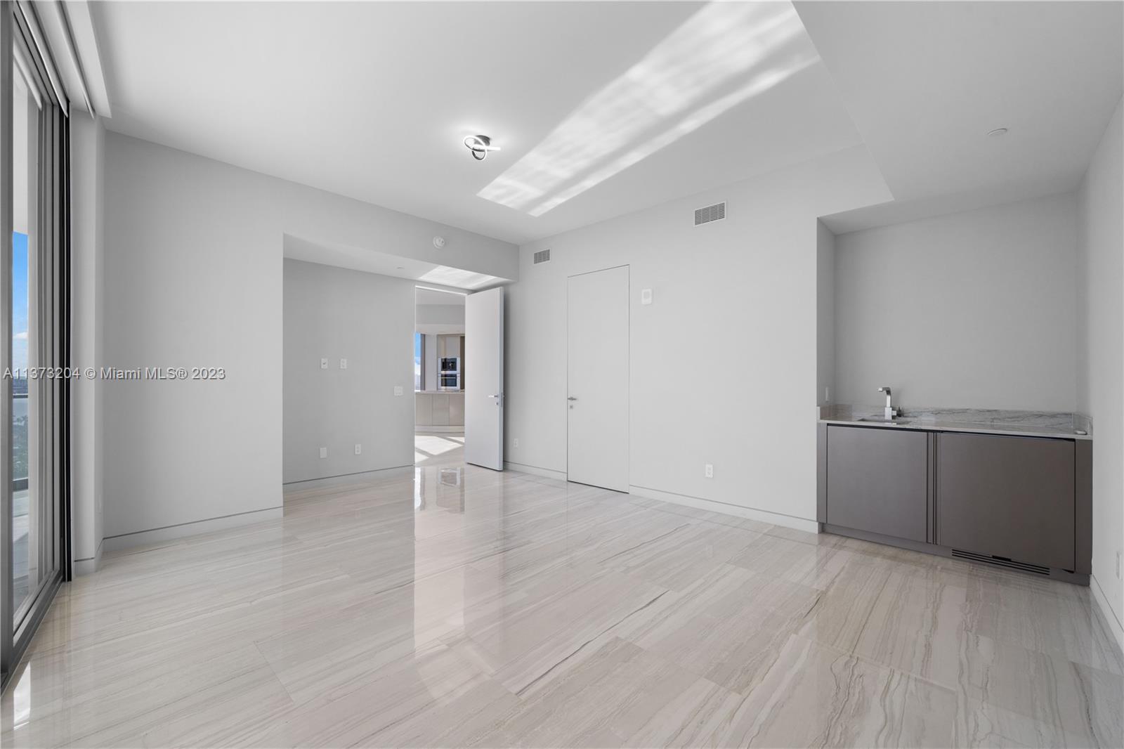 18975 COLLINS CONDO - Residential