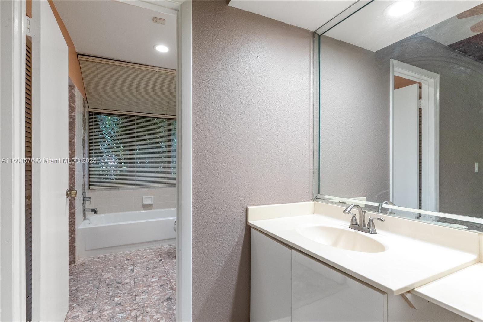 CHELSEA ONE - Residential