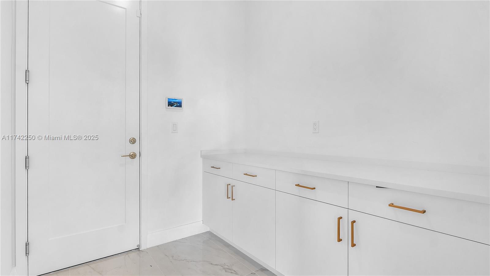 Lotus Palm - Residential Lease