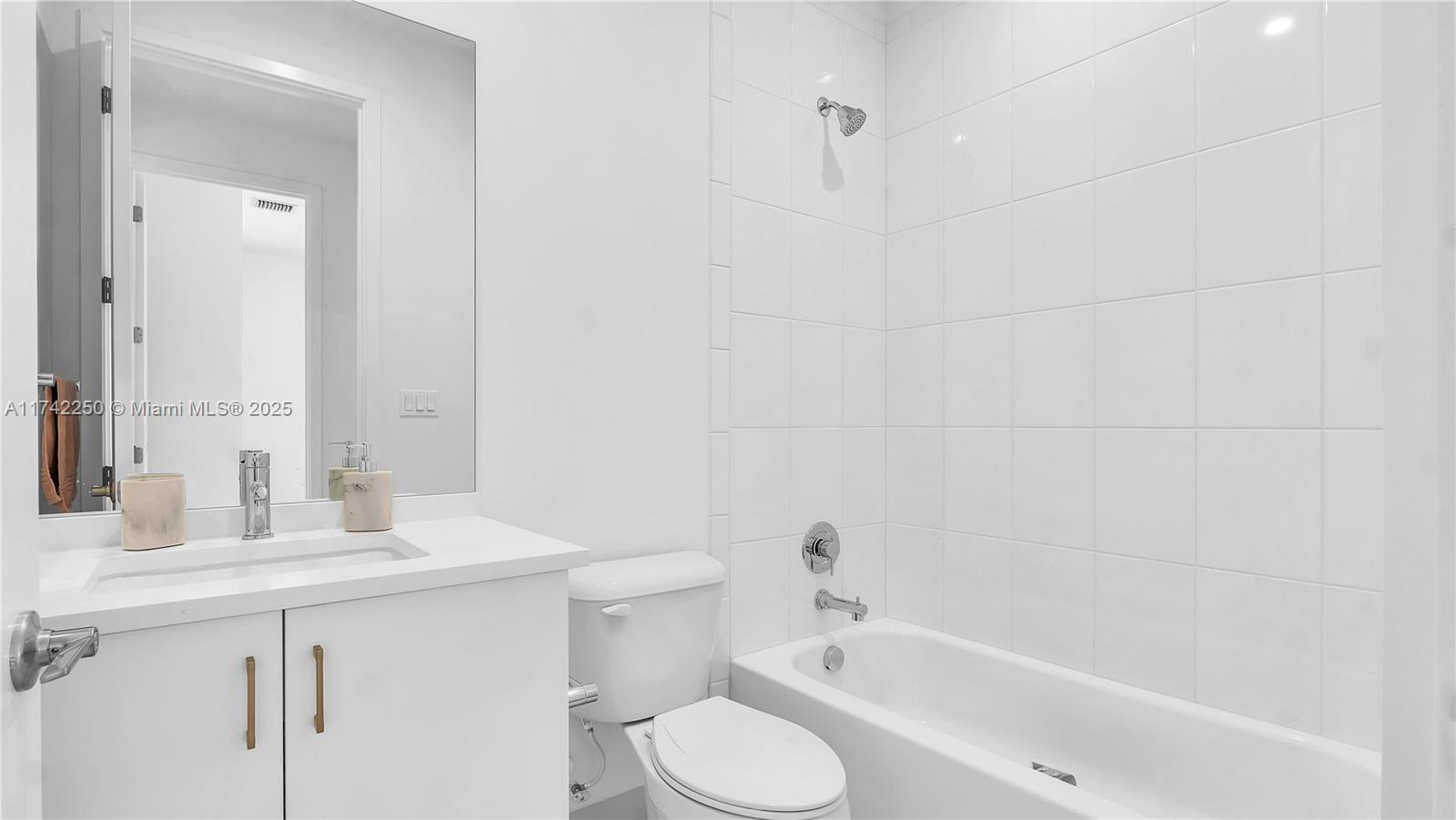 Lotus Palm - Residential Lease