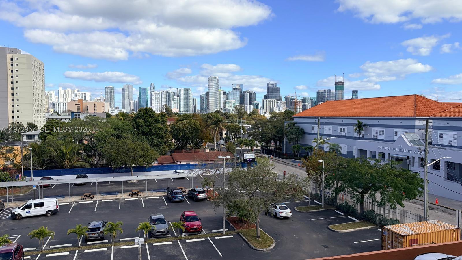 PRESIDENTIAL CORNERS COND - Residential