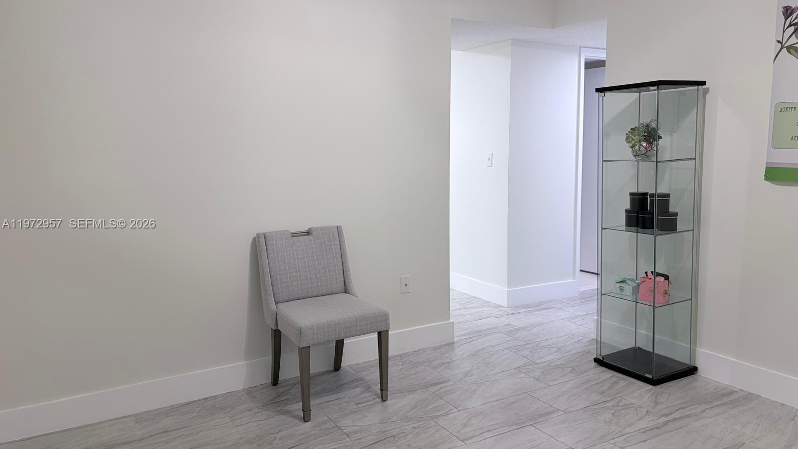 PRESIDENTIAL CORNERS COND - Residential