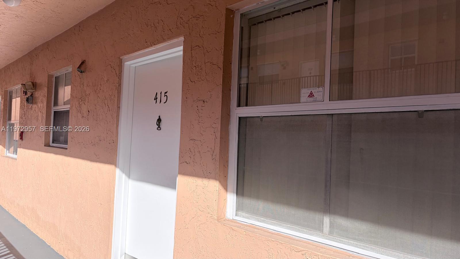 PRESIDENTIAL CORNERS COND - Residential