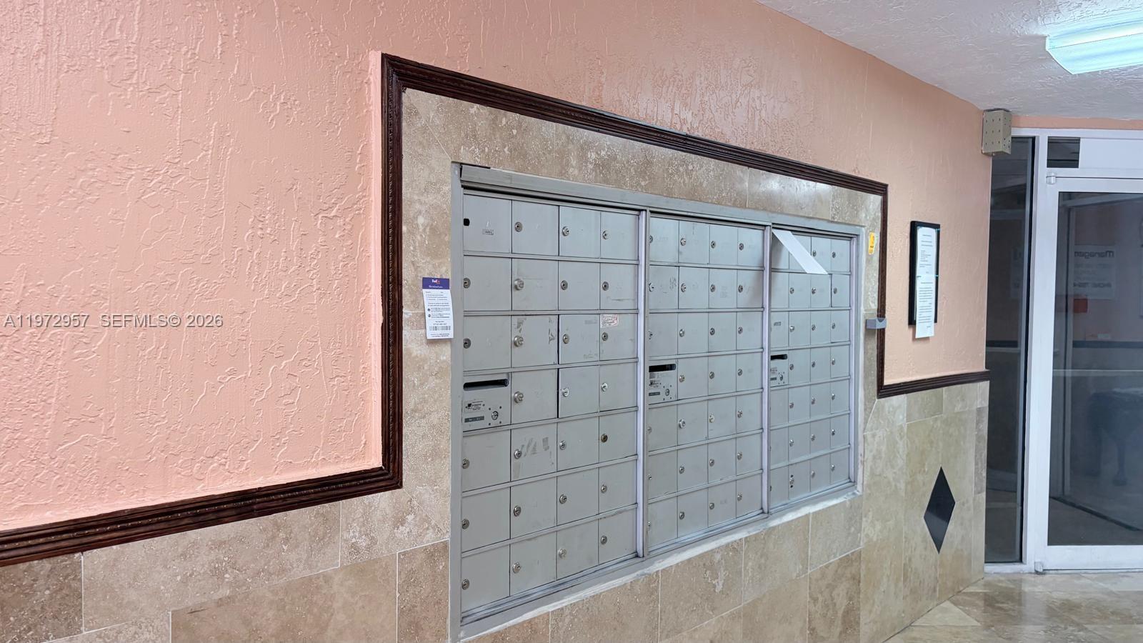 PRESIDENTIAL CORNERS COND - Residential