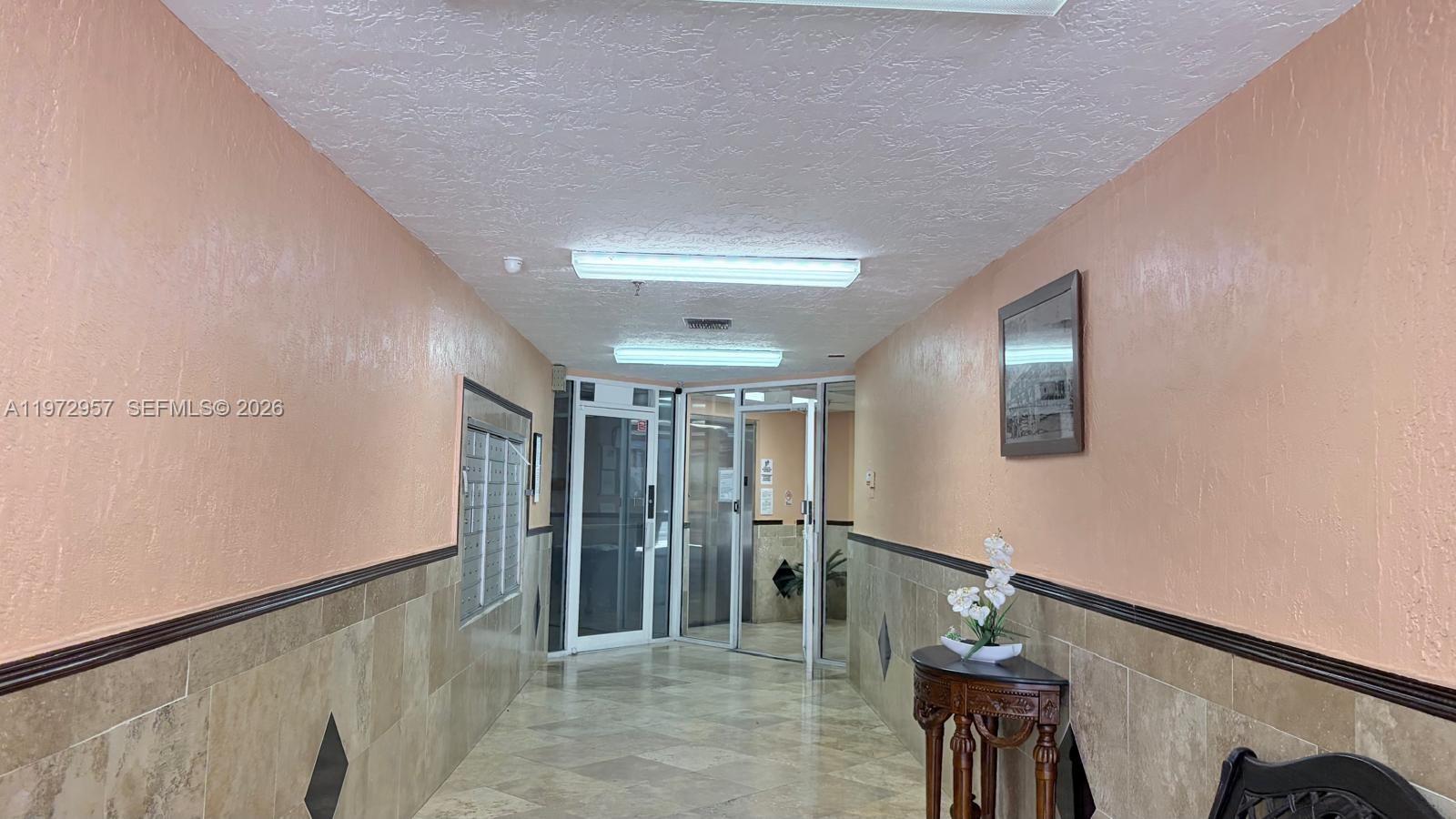 PRESIDENTIAL CORNERS COND - Residential